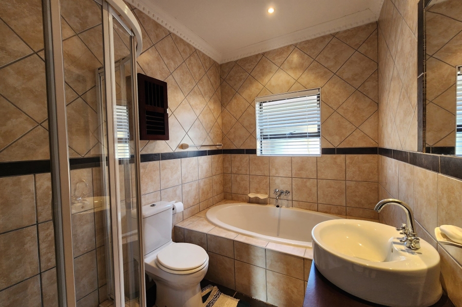 4 Bedroom Property for Sale in Jeffreys Bay Central Eastern Cape